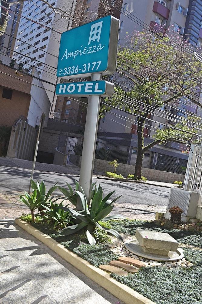 Hotel Ampiezza Curitiba Esterno foto
