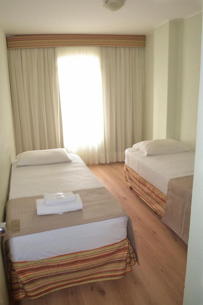 Hotel Ampiezza Curitiba Esterno foto